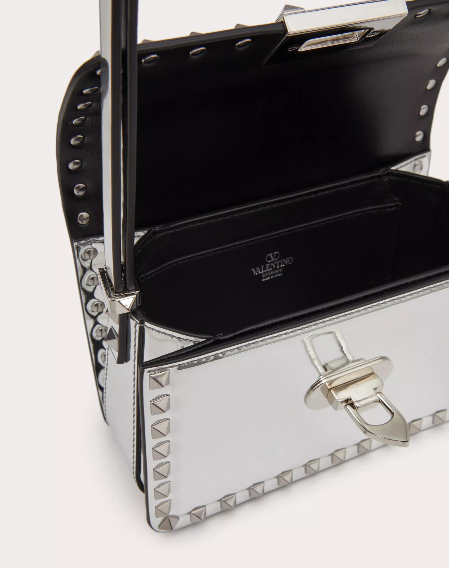 SMALL ROCKSTUD23 MIRROR-EFFECT CALFSKIN SHOULDER BAG
